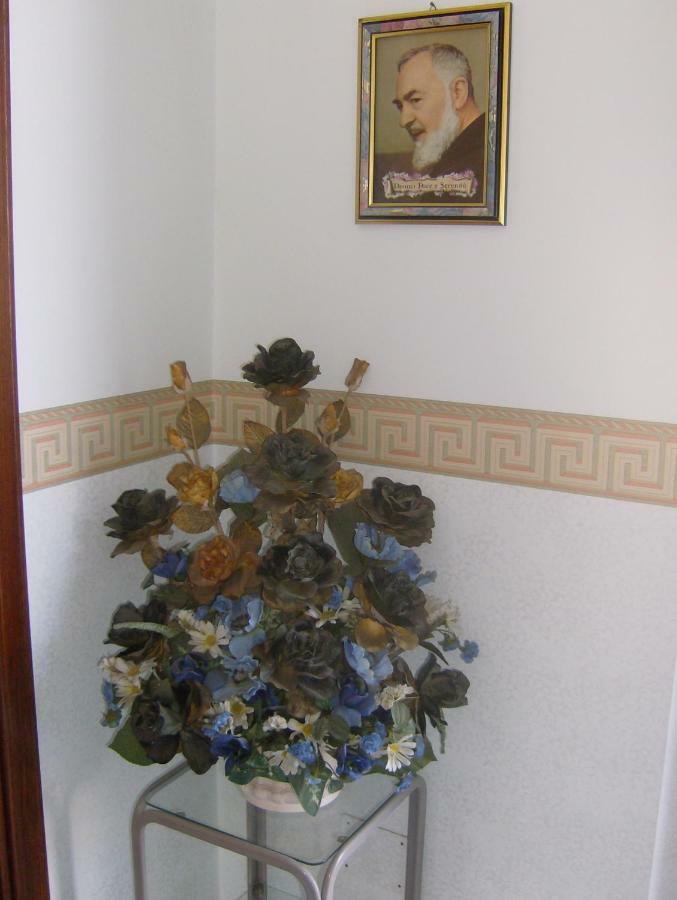 B&B Padre Pio Mascali Bagian luar foto