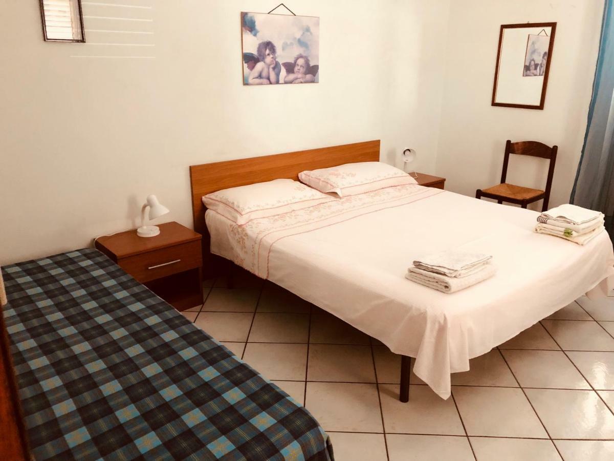 B&B Padre Pio Mascali Bagian luar foto