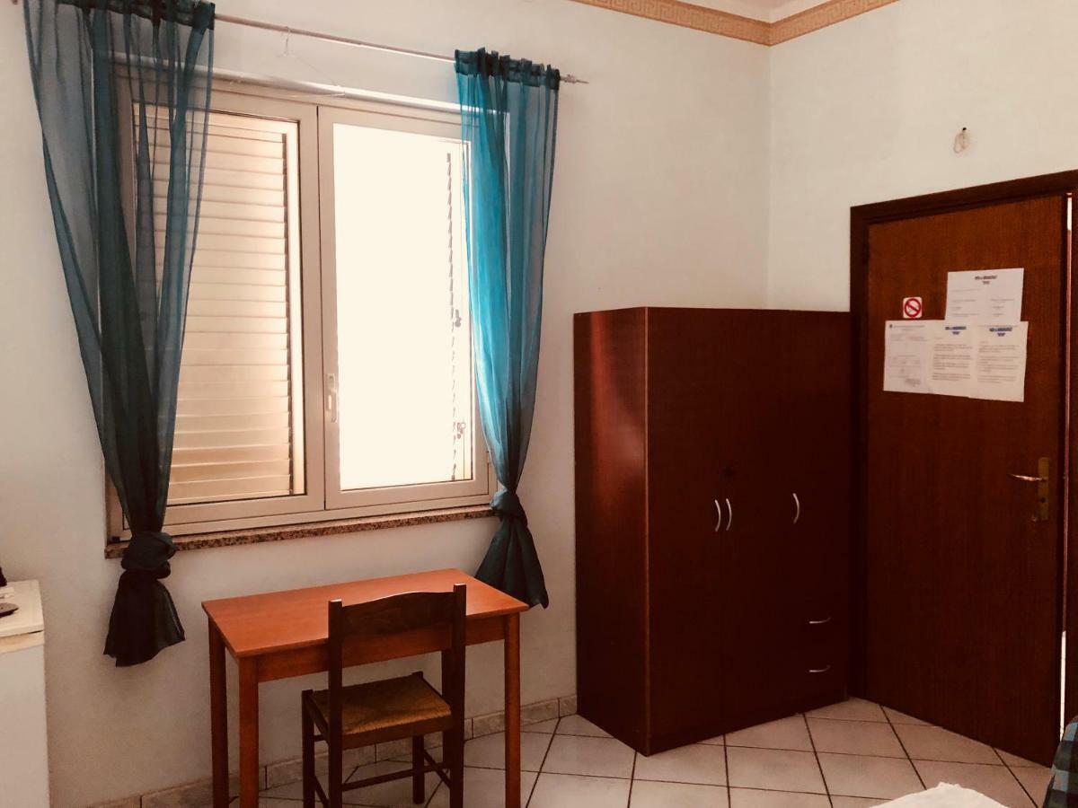 B&B Padre Pio Mascali Bagian luar foto