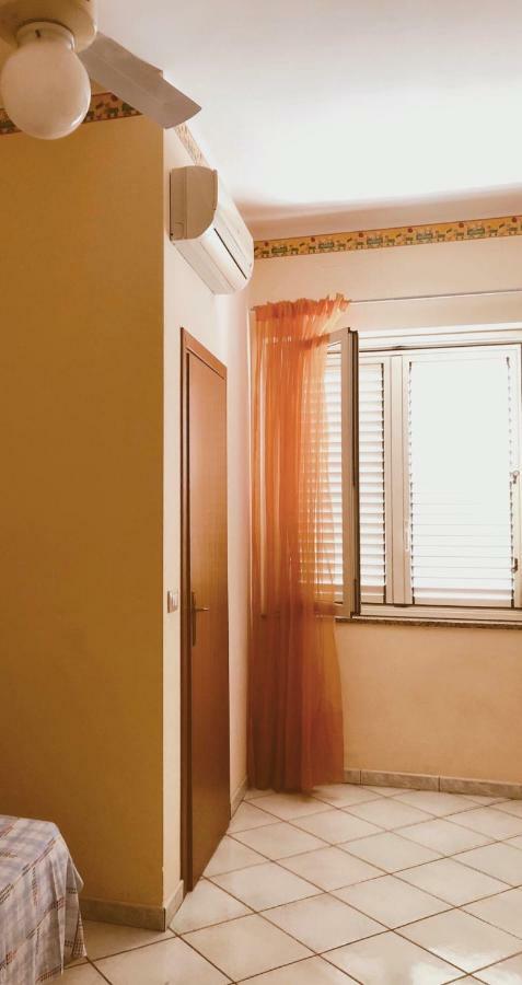 B&B Padre Pio Mascali Bagian luar foto